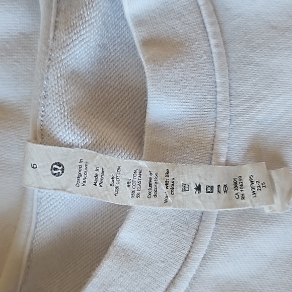 Lululemon special edition sweatshirt size 6 GUC - Picture 2 of 2